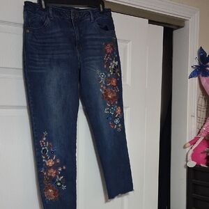 Democracy Dark Blue Cropped Jeans with Floral Embroidery